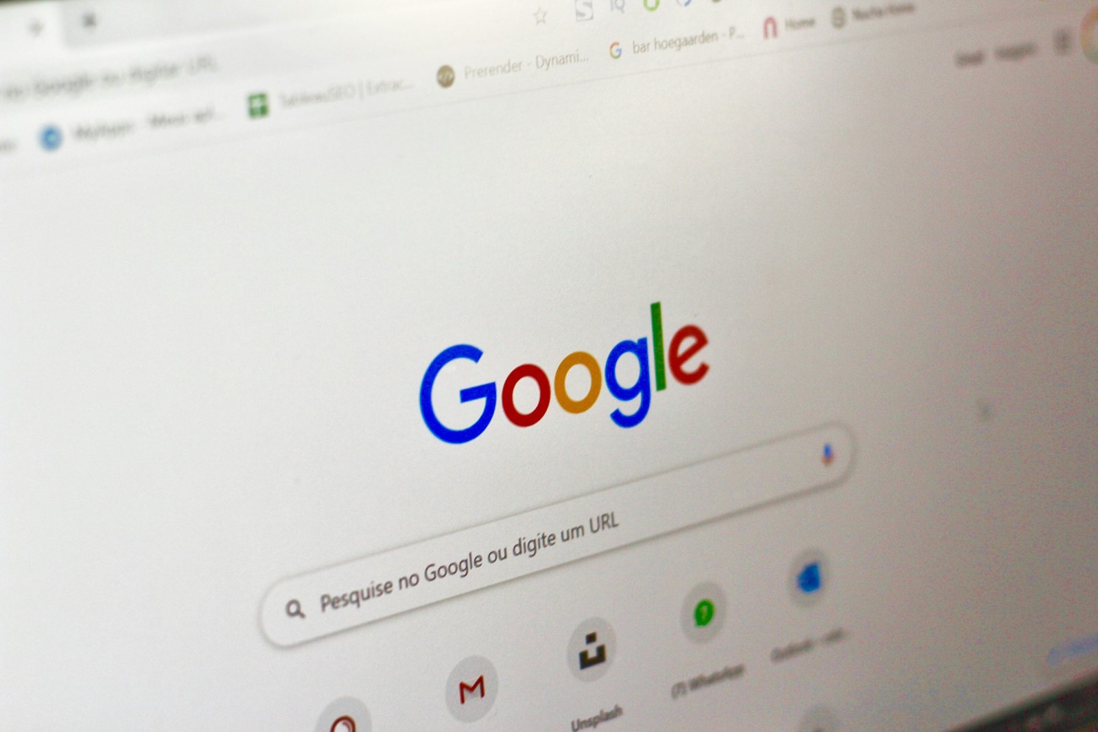 AEO para empresas: buscador de Google abierto en una pantalla real
